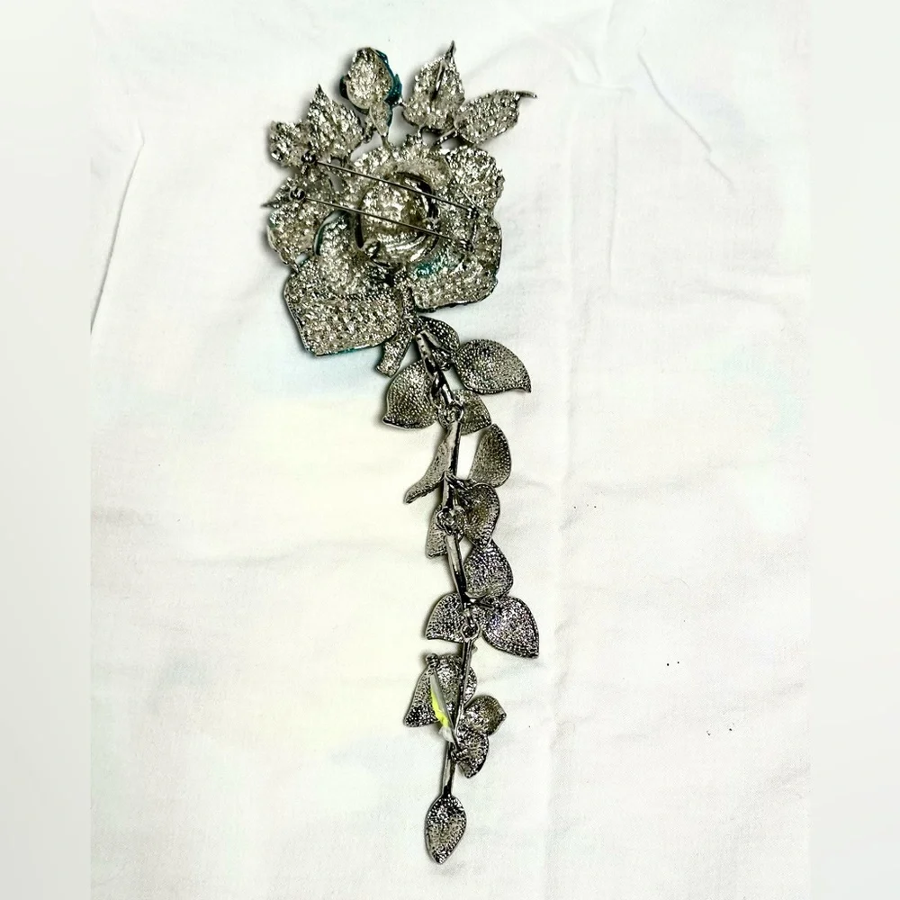 CRYSTAL BROACH Movable Elegant Green and Blue Floral ROSES Brooch gorgeous 9” 3”